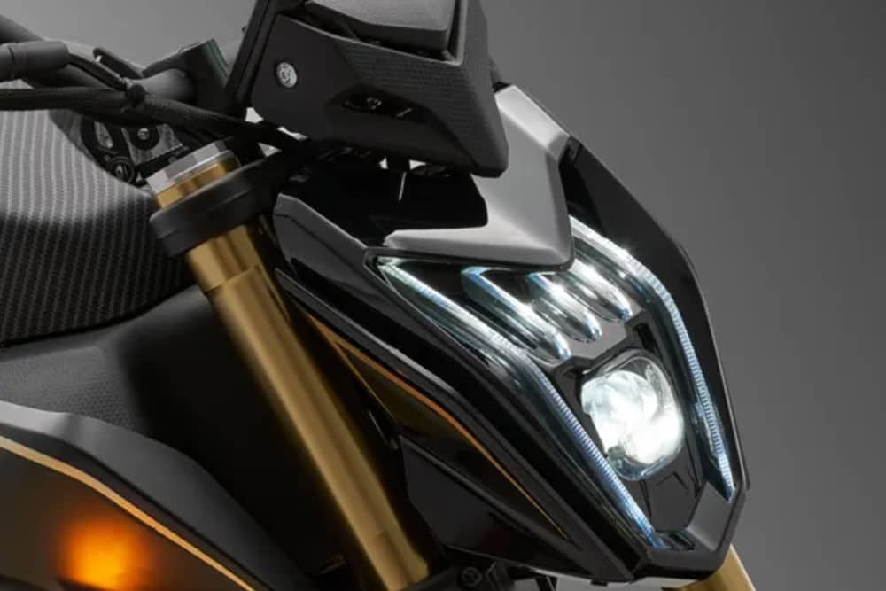 QJMOTOR SRK 600 RAUDONA/SIDABRINĖ
