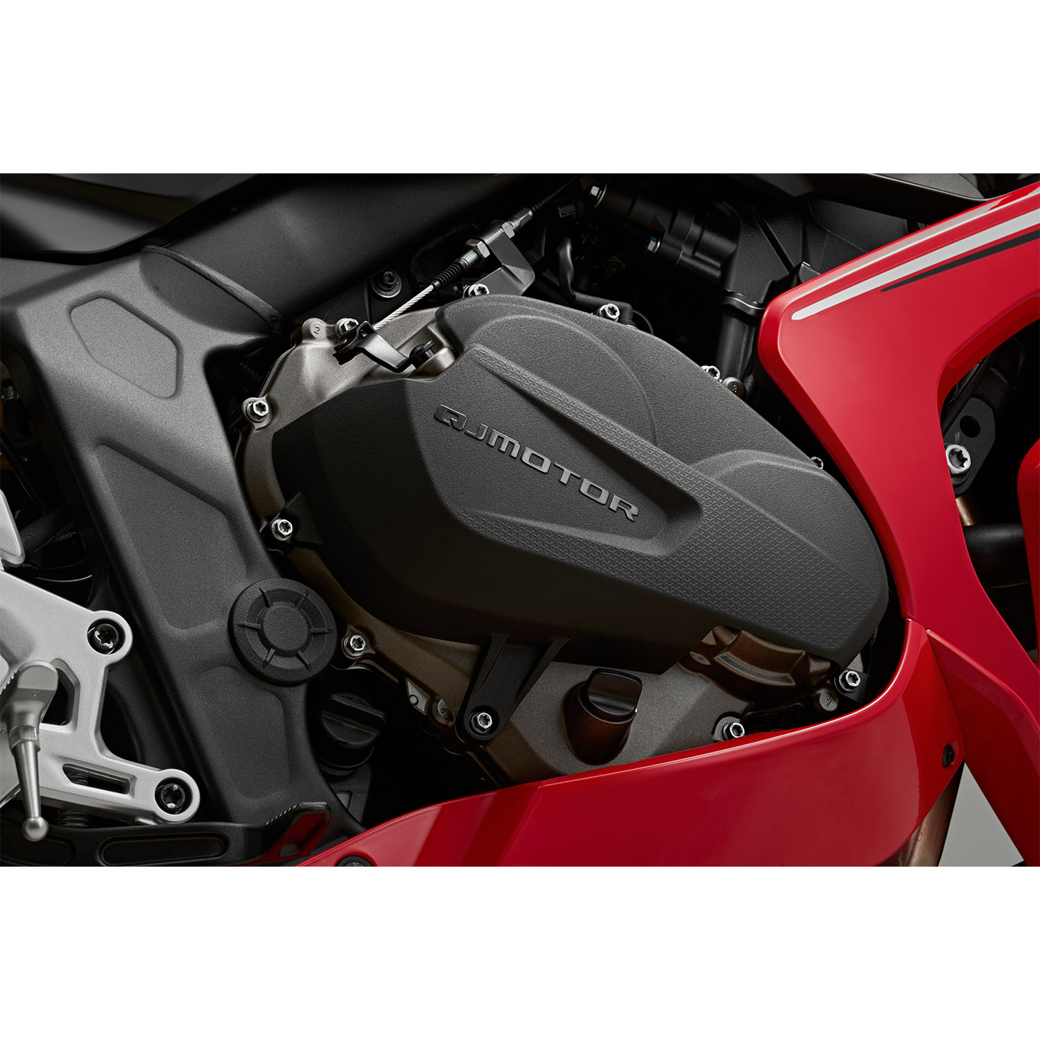 QJMOTOR SRK 800 RR RAUDONA/JUODA