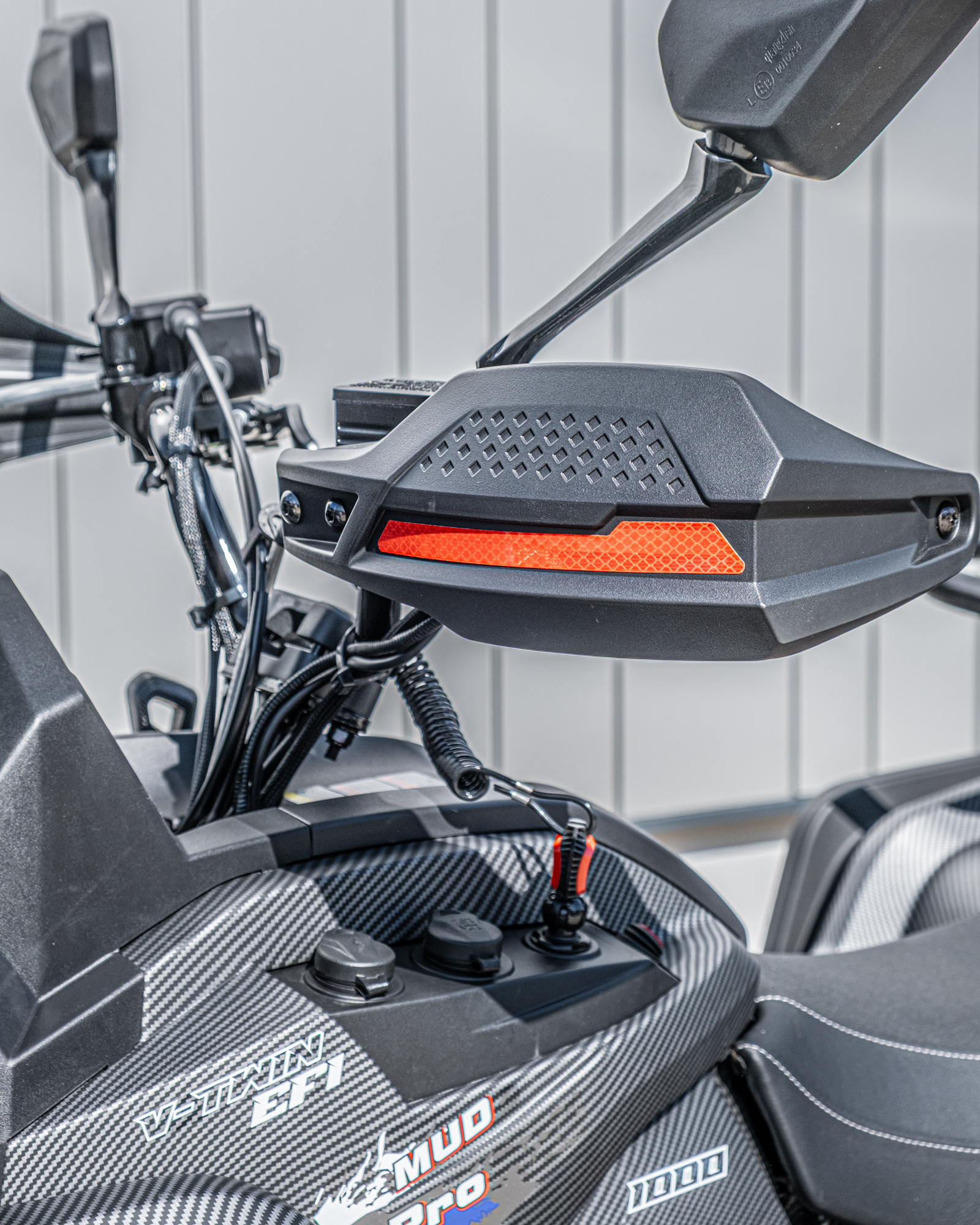 UPMOTO TCROSSER 1000L MUD EPS MATT CARBON