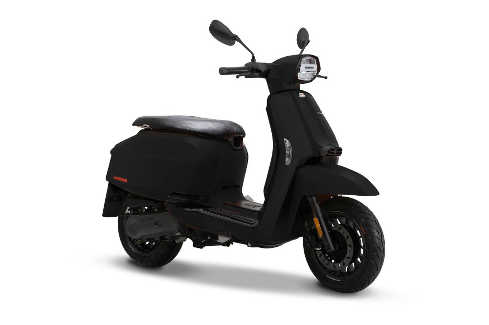 Motoroleris LAMBRETTA V50 SPECIAL BLACK MATT/ BLACK